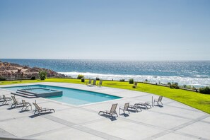 Indoor pool, outdoor pool - SensetViews-JollaExcellence-Indoorpool&BeachAccess (Rosarito)
