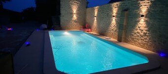 Gite Champêtre de Caractère au Mas Arnaud Équipée D'un Spa,et Accès à la Piscine