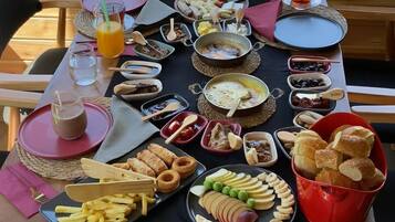 Desayuno completo incluido todos los días