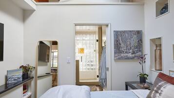 1 habitación, escritorio, tabla de planchar con plancha y wifi gratis