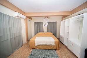 2 slaapkamers, een strijkplank/strijkijzer, gratis wifi, beddengoed