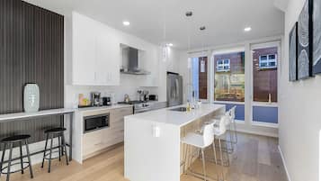 Classic Apartment | Private kitchen | Fridge, microwave, oven, stovetop