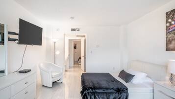 Suite de lujo | Decoración personalizada y muebles diferentes