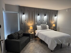 2 bedrooms, desk, free WiFi, bed sheets