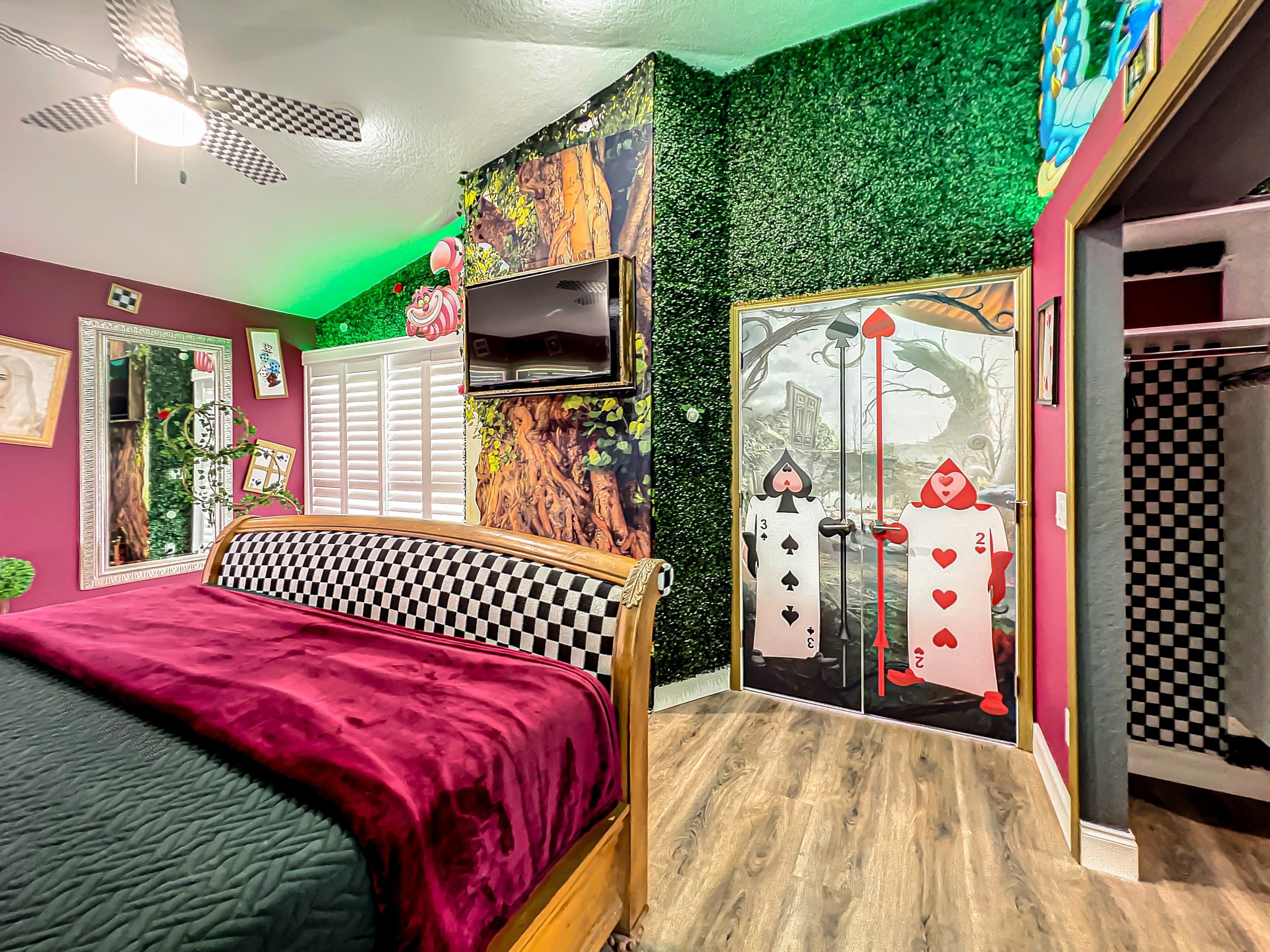 6 Schlafzimmer, Schreibtisch, Bügeleisen/Bügelbrett, Reisekinderbett