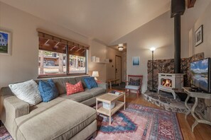 Smart TV, fireplace, offices, computer monitors