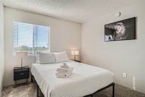 1 chambre, fer et planche à repasser, Wi-Fi, literie fournie