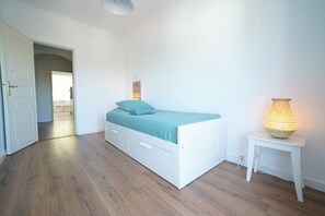 2 slaapkamers, een strijkplank/strijkijzer, wifi, beddengoed