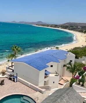 On the beach, sun loungers, beach towels - Beach Front Condo with Outstanding Views (Los Barriles)