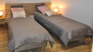 2 chambres, lit parapluie, Wi-Fi gratuit, draps fournis