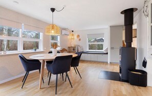 Dining - Stunning home in Sæby with WiFi (Sæby)