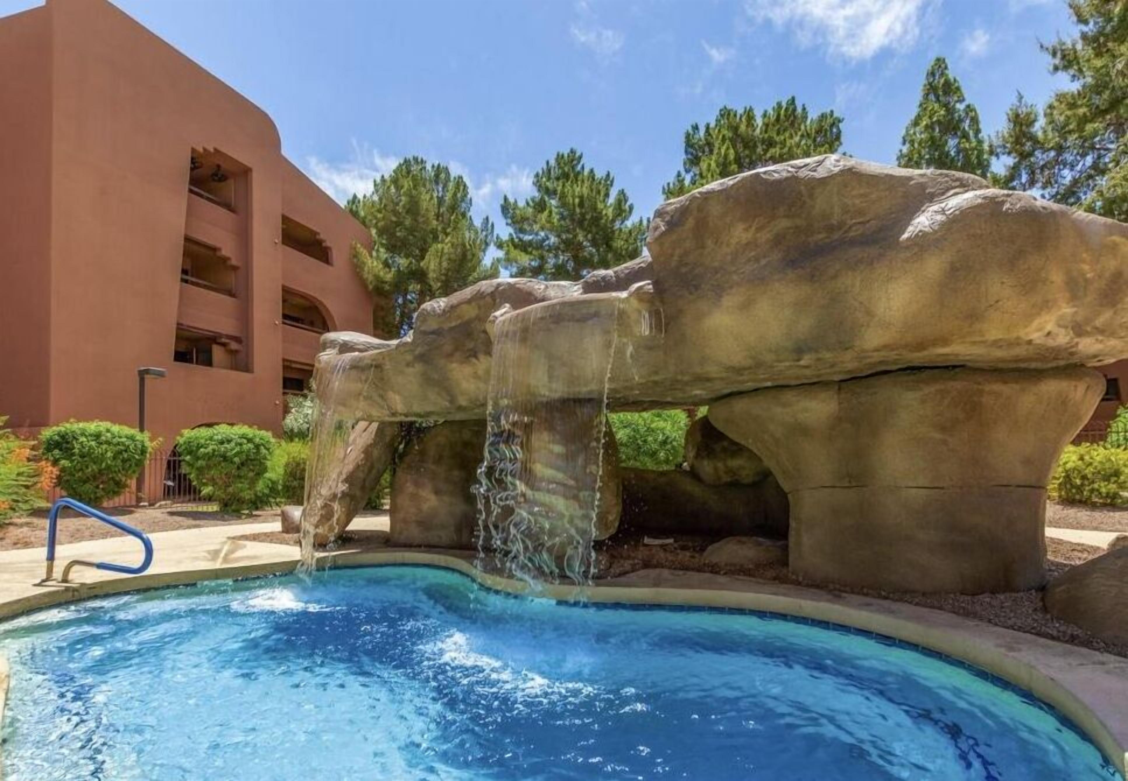 Et oppvarmet basseng