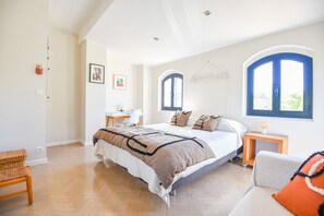 4 Schlafzimmer, Bügeleisen/Bügelbrett, WLAN, Bettwäsche
