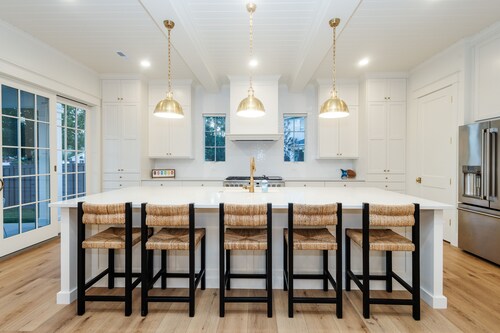 Holiday Lake House - Sleeps up to 32 w/ swim spa