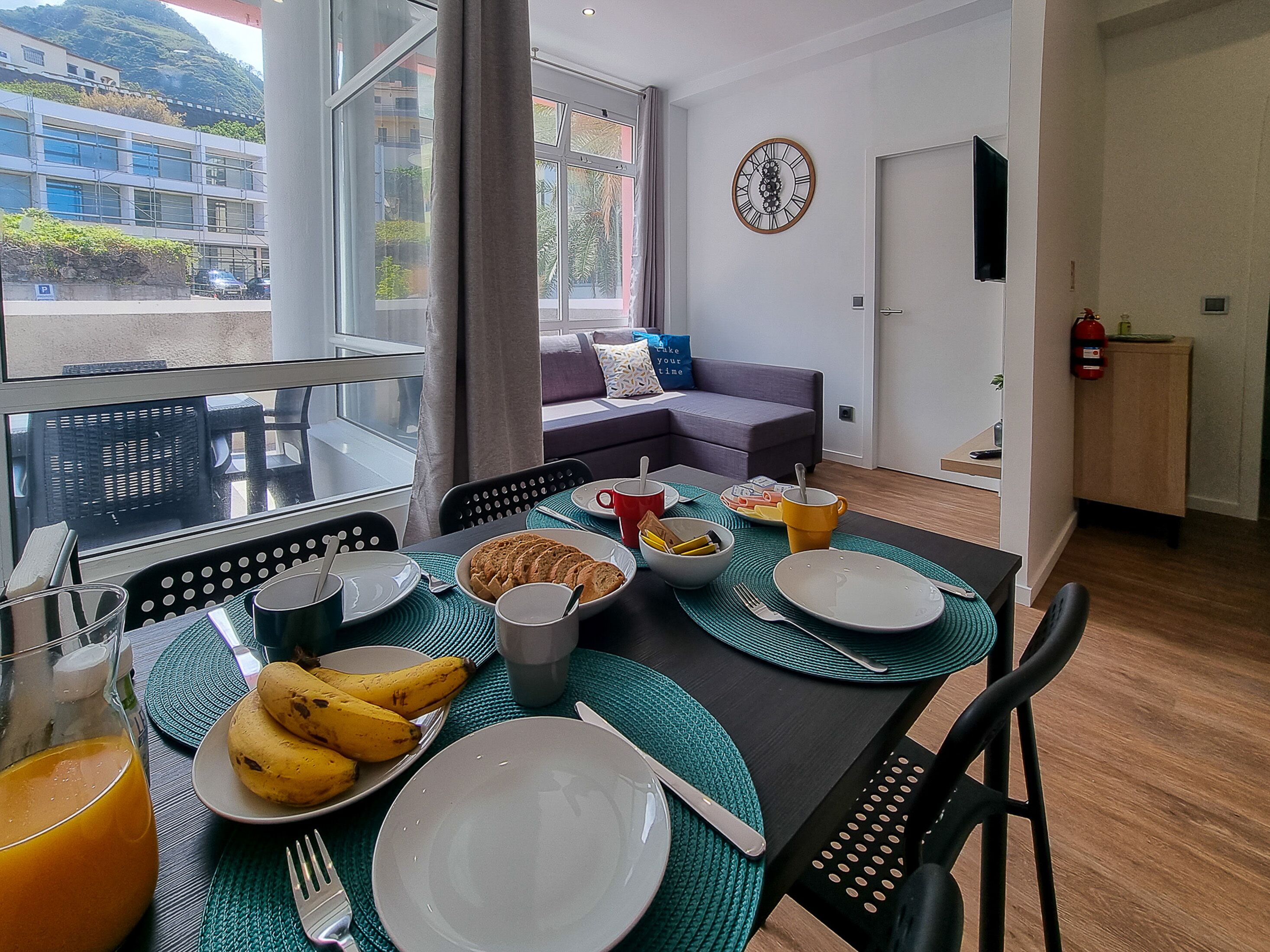 Design-huoneisto | Oleskelualue | Taulutelevisio, Netflix, suoratoistopalvelut