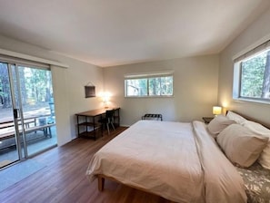 3 bedrooms, iron/ironing board, travel cot, WiFi - Pet-friendly cottage mins from Nevada City - Fiber Internet, fireplace & pit (Nevada City)