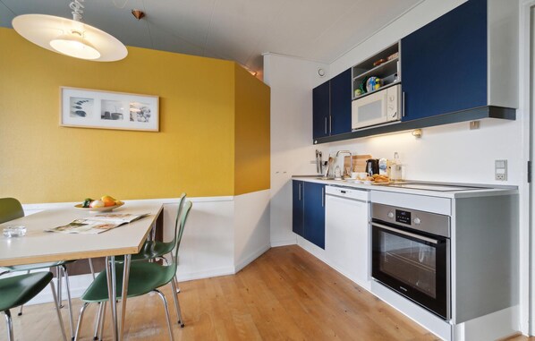 Kühlschrank, Ofen, Herdplatte, Geschirrspüler