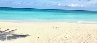 Luxury canalfront Villa on Grand Cayman's Seven Mile Beach Corridor