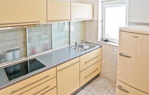 Refrigerador, microondas, parrilla de estufa y lavavajillas 
