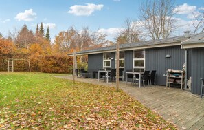 Outdoor dining - 3 bedroom cozy home in Gørlev (Gørlev)