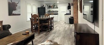 Cowtown Cottage: Steps to Stockyards - Near 2026 Cup