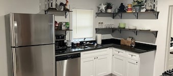 Cowtown Cottage - Stockyards