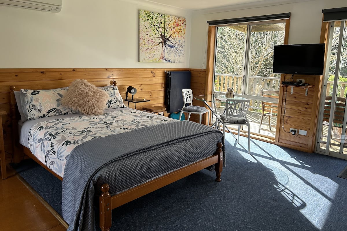 Studiosuite – comfort, 1 queensize-seng, ikke-røyk, hageutsikt | Wi-fi (inkludert) og sengetøy