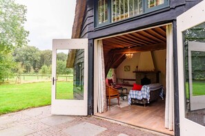 Terrace/patio - Beautiful detached family house on a large plot (Scherpenzeel)