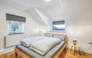 3 camere, culla da viaggio, Wi-Fi gratuito, lenzuola