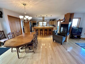 Dining - Summit House - House on Blair Hill (Greenville)