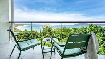 Tempur-Pedic beds, minibar, desk, iron/ironing board