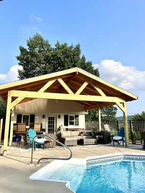 Outdoor pool, a heated pool