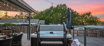Casa de la Esperanza: 1890s Historic Gem - 6BD/4BA