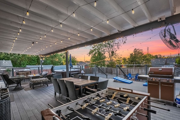 Outdoor dining