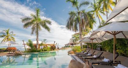 Christmas on the beach Beautiful 3229 Sq ft 2 Bdrm Suite Finest 5 star resort