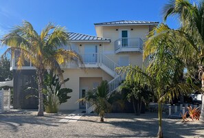 Unclassified image, 2 of 26, button - Palm Island Getaway - Deep Water Canal - 2 King Suites - Walk to Beach (Placida)