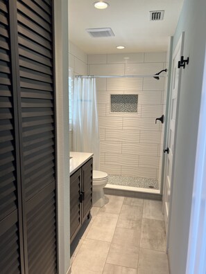 Unclassified image, 3 of 26, button - Palm Island Getaway - Deep Water Canal - 2 King Suites - Walk to Beach (Placida)