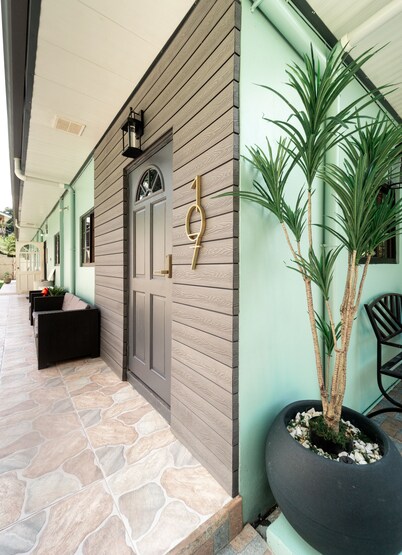 Modern two bedroom Caribbean Apartment 