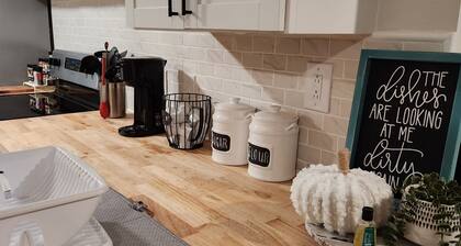 Remodeled home w/ firepit, large yard & amenities of home. Quiet and cozy!