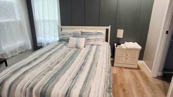 3 slaapkamers, een kluis op de kamer, een bureau