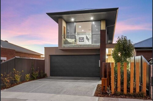 Beachside Beauty in Semaphore South