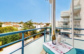 Outdoor dining - Lovely apartment in Royan with WiFi (Royan)