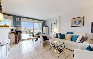 TV, DVD player, stereo - 1 bedroom stunning apartment in Royan (Royan)