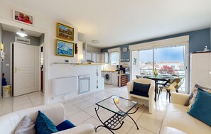 DVD player, stereo - Lovely apartment in Royan with WiFi (Royan)