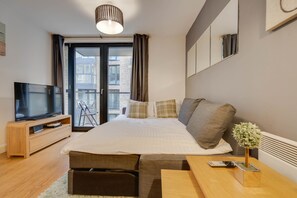 1 dormitorio, escritorio, tabla de planchar con plancha y wifi gratis