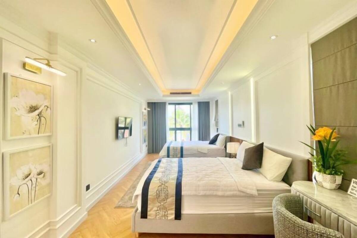 3 bedrooms, desk, laptop workspace, WiFi (free)