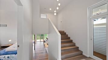 4 bedrooms, iron/ironing board, Internet