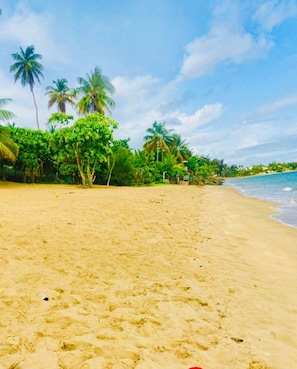 Solstolar och strandhanddukar