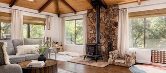 Serene Creekfront Cabin 2000 sqft | 20min to Yosemite