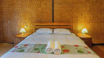 Family Room | Minibar, free WiFi, bed sheets